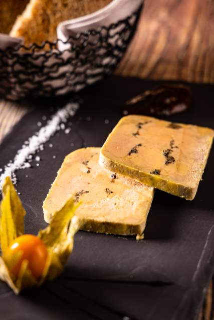 notre  foie  gras de canard des landes cuit au torchon